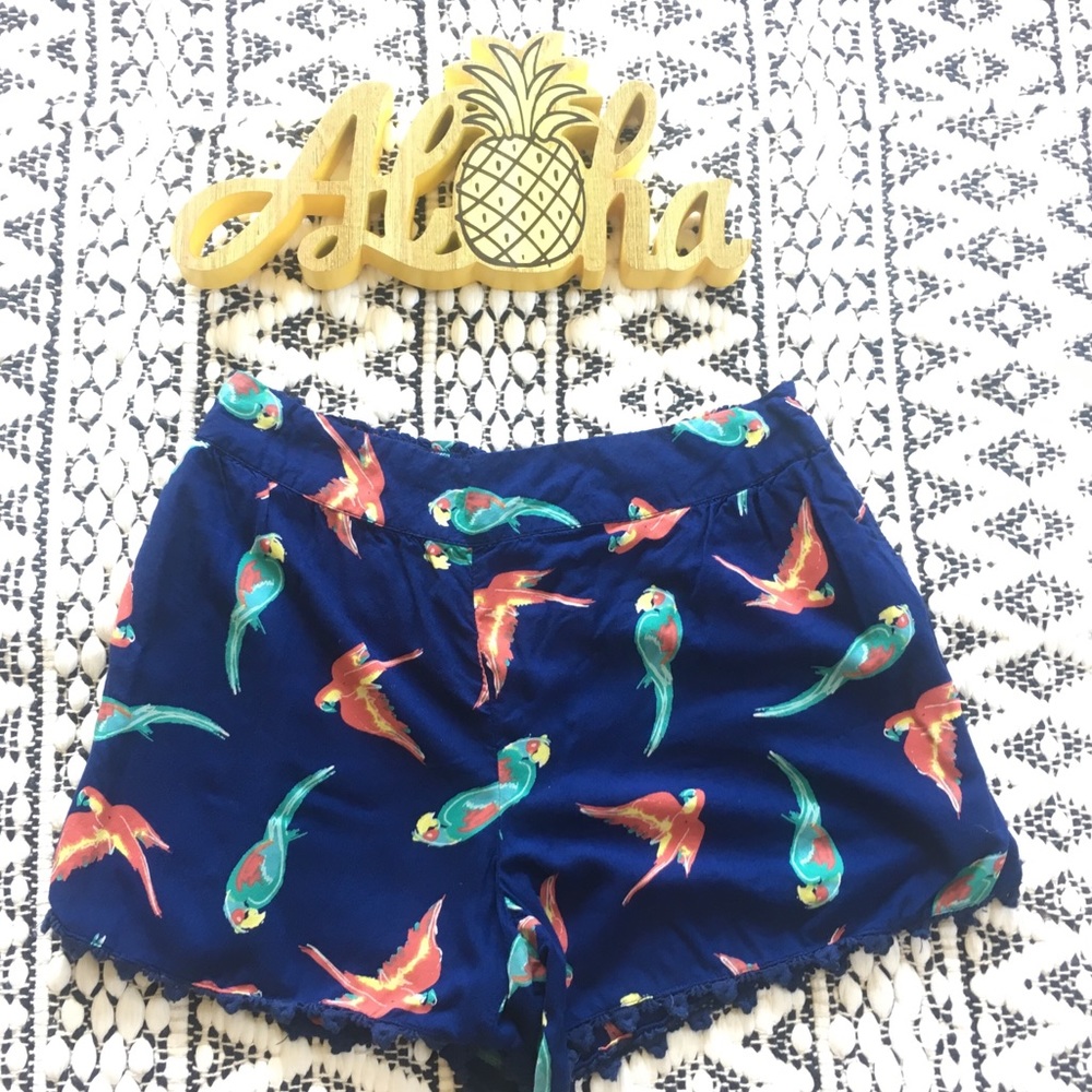 Tropical Shorts with Parrot Pattern and Lace Edge